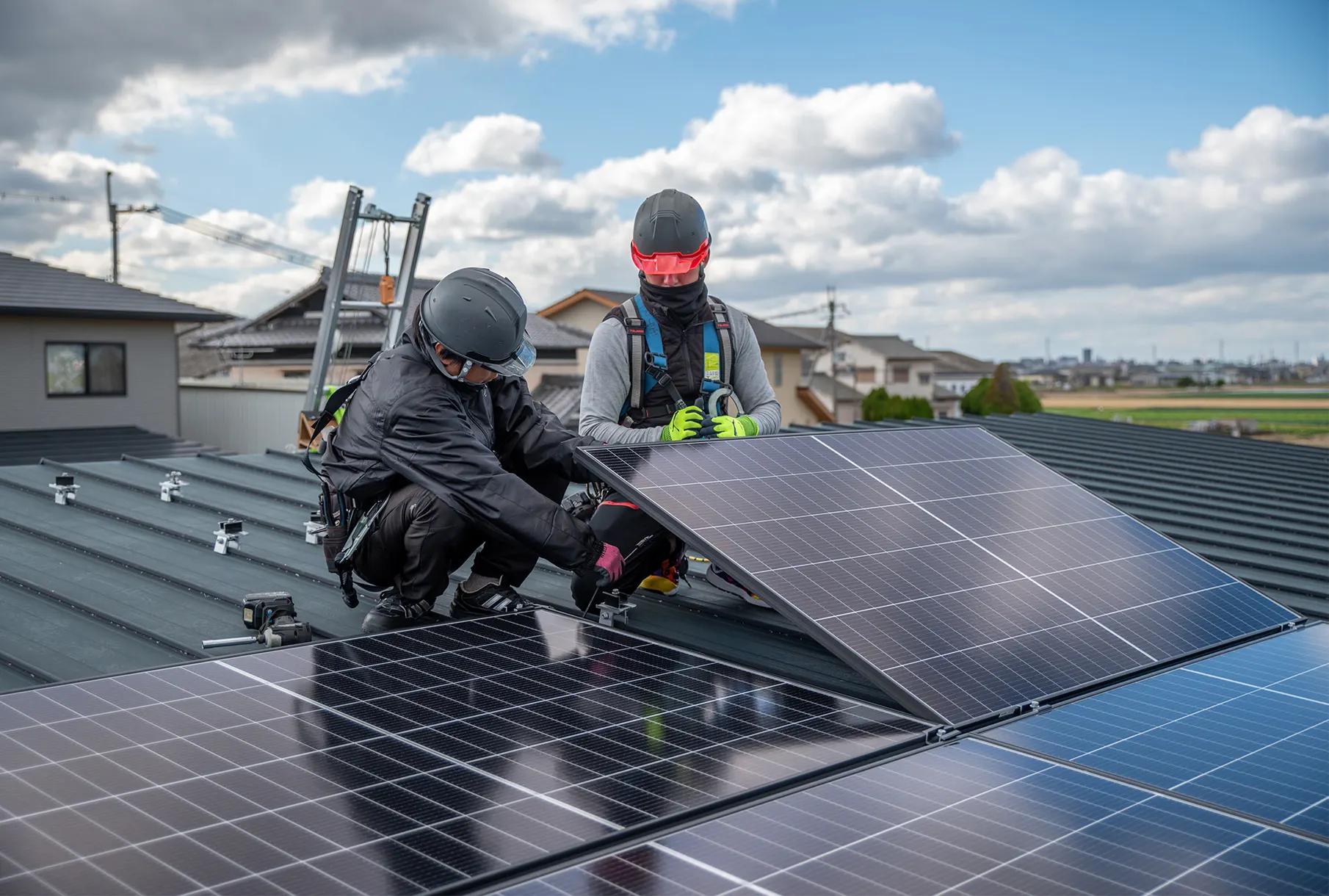 住宅用太陽光発電の施工風景