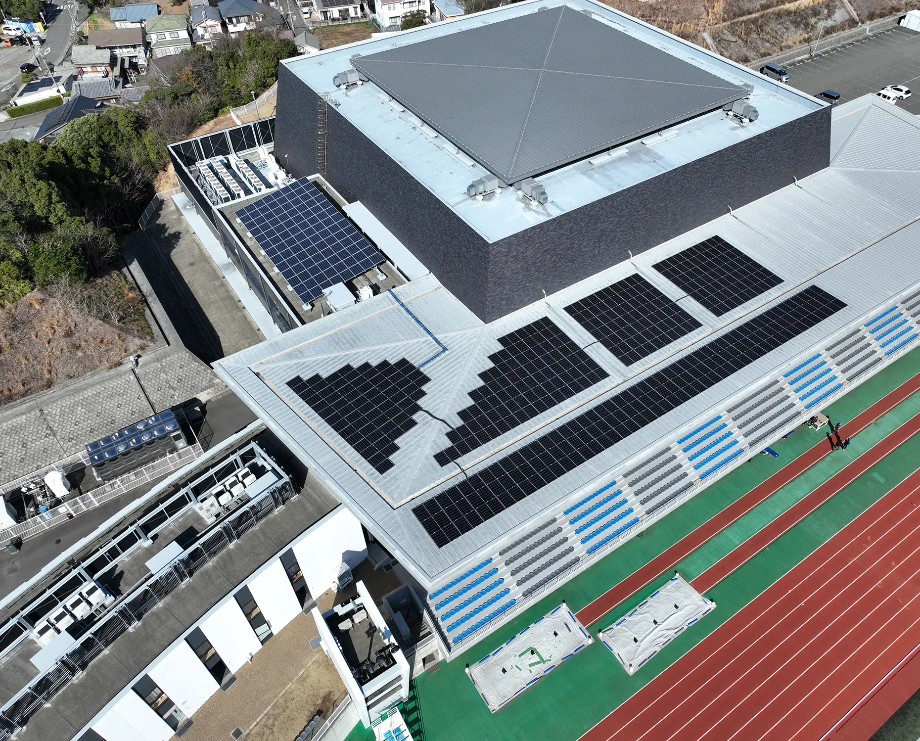 産業用太陽光発電（工場・倉庫など）の設備イメージ
