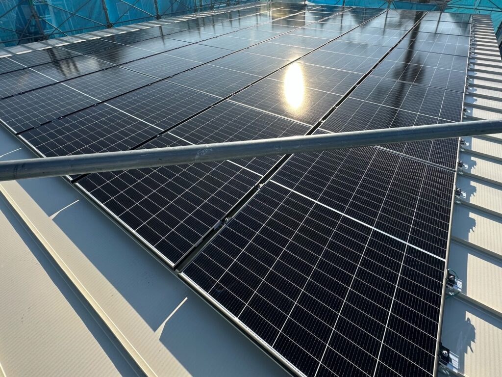 和歌山県和歌山市M様邸 カナディアンソーラー製太陽光パネル設置工事