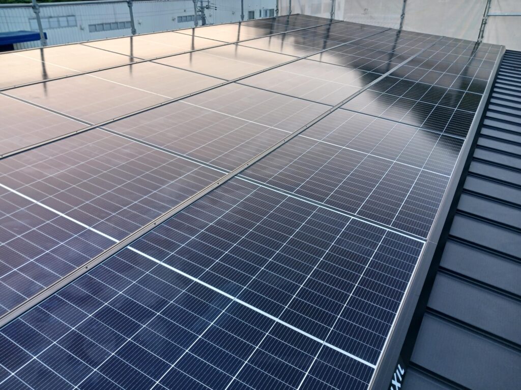 和歌山県日高郡日高川町M様邸 カナディアンソーラー製太陽光パネル 設置工事