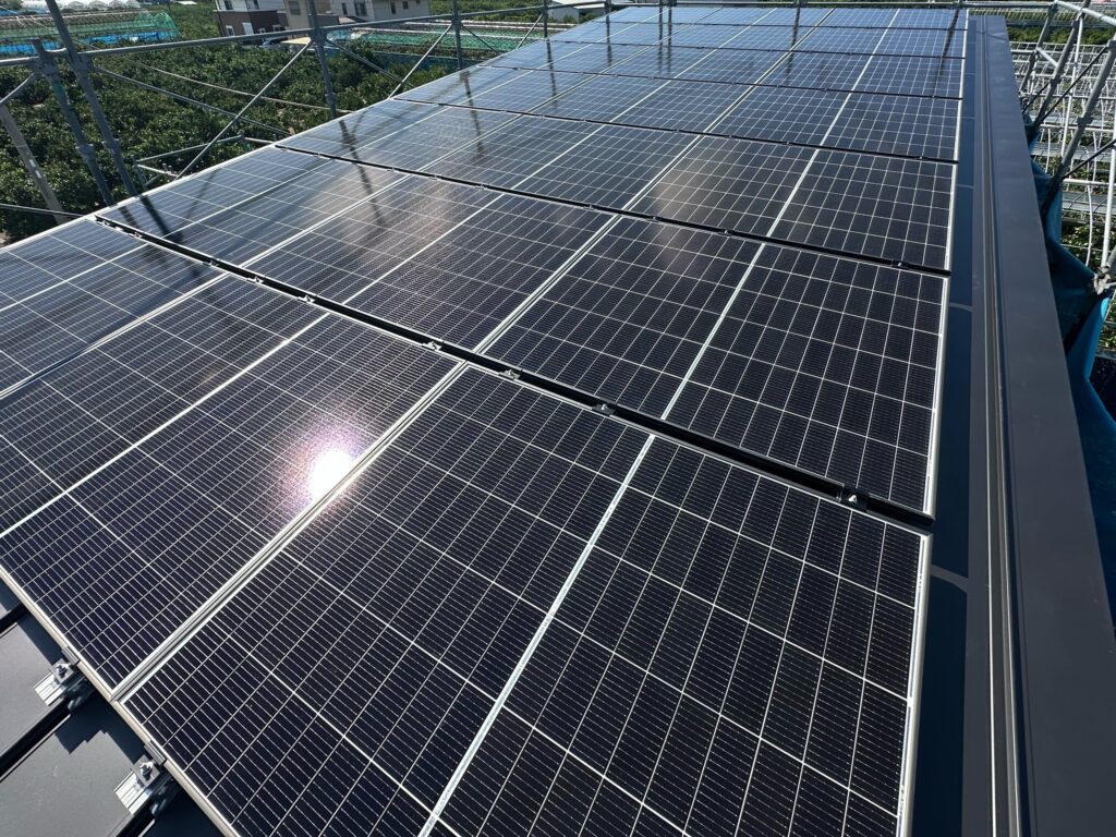和歌山県有田郡有田川町O様邸 カナディアンソーラー製太陽光パネル設置工事